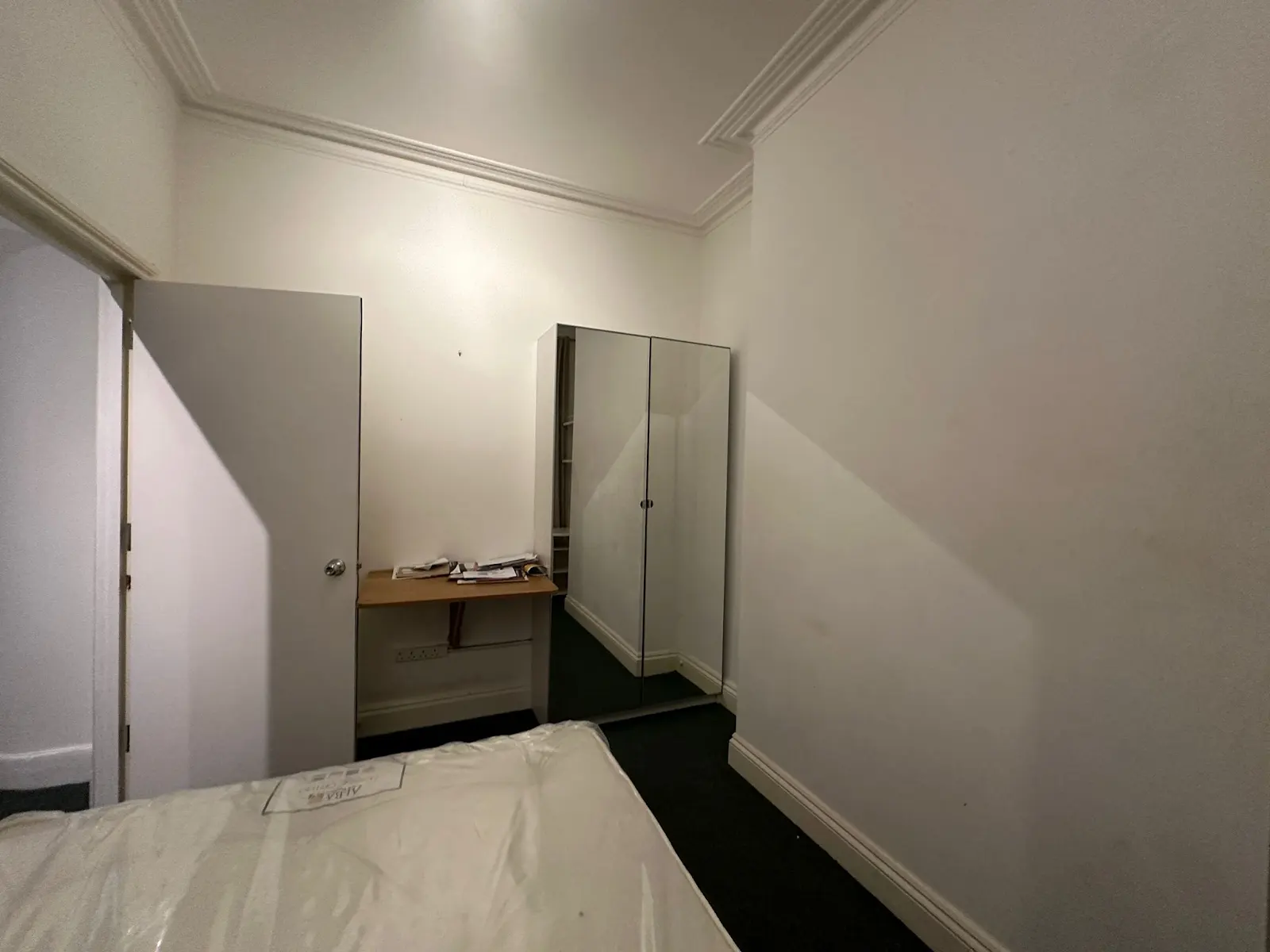 Double room near SURREY QUAYS